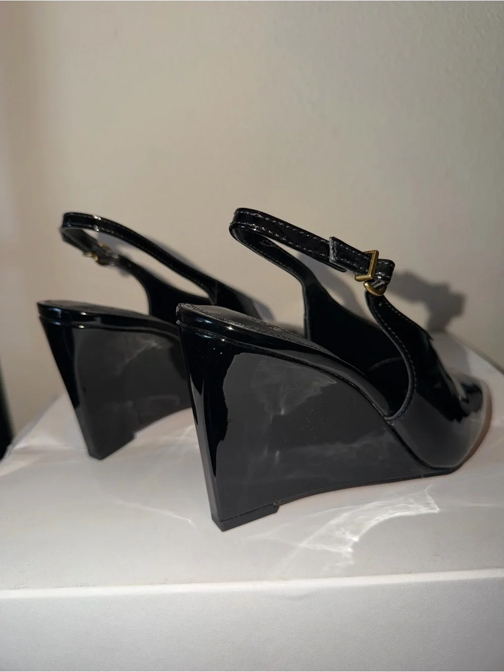 Vince Camuto ❣️ “Meristi” Patent Slingback Wedge Pumps